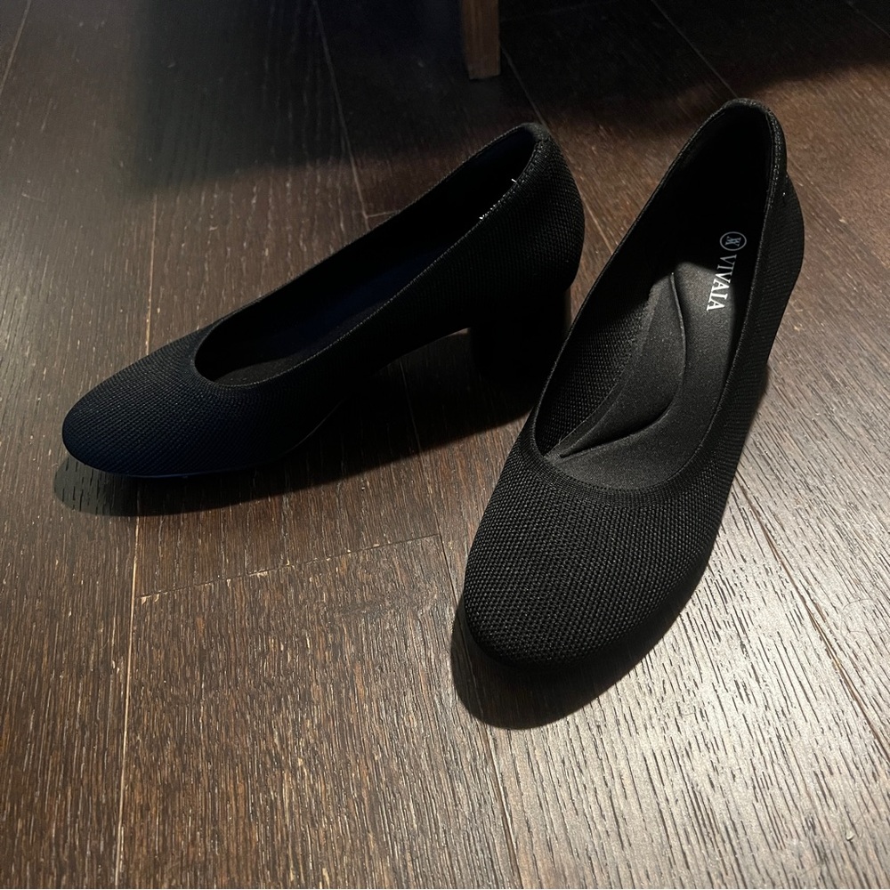 VIVAIA Round Toe Chunky Black Heels